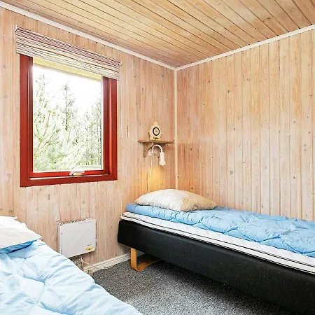 Three-bedroom Holiday In Logstor 11 *